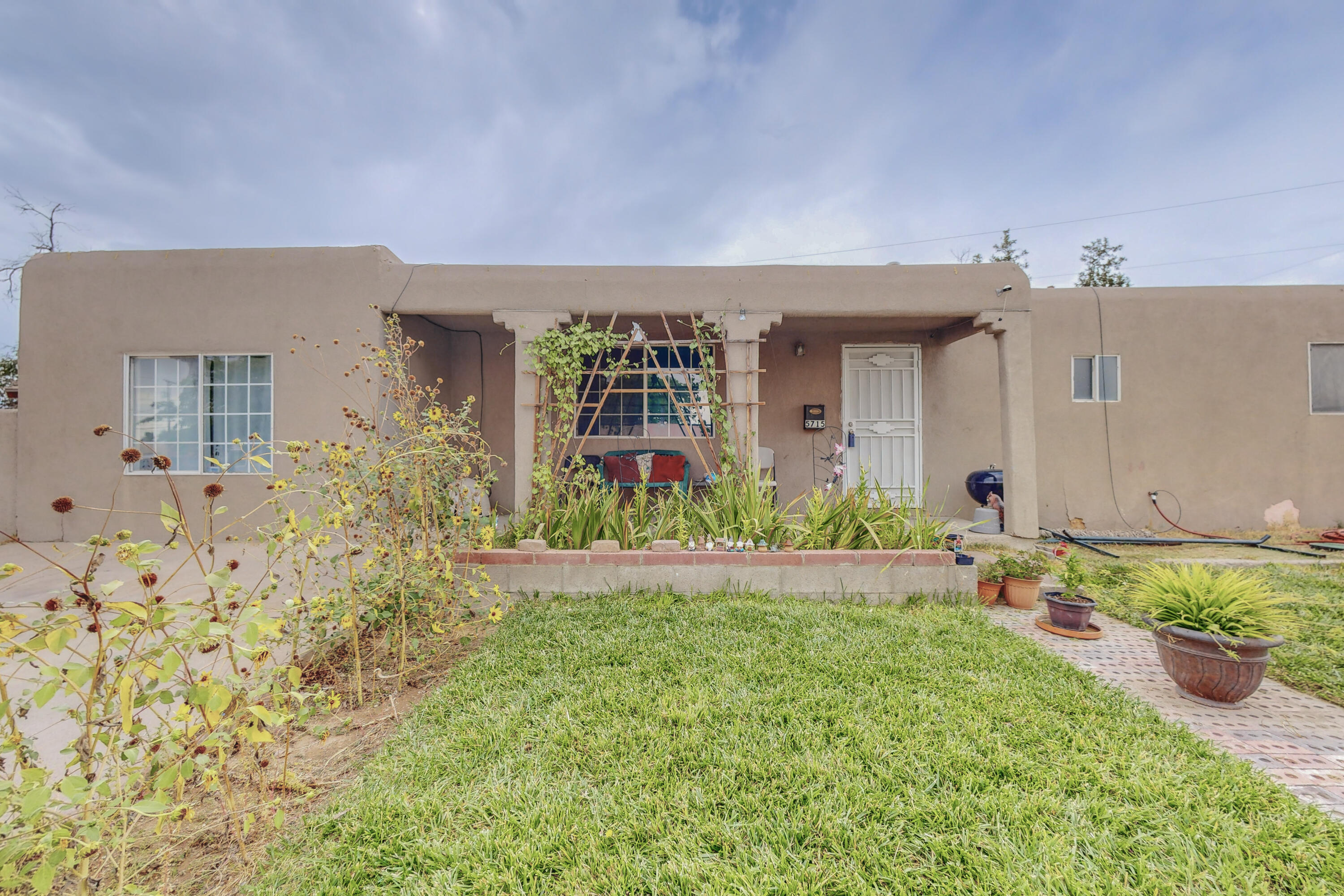 5715 Euclid Avenue, Albuquerque NM 87110
